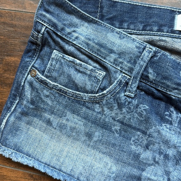 Abercrombie & Fitch jean shorts size 2 (A4) - Picture 3 of 6